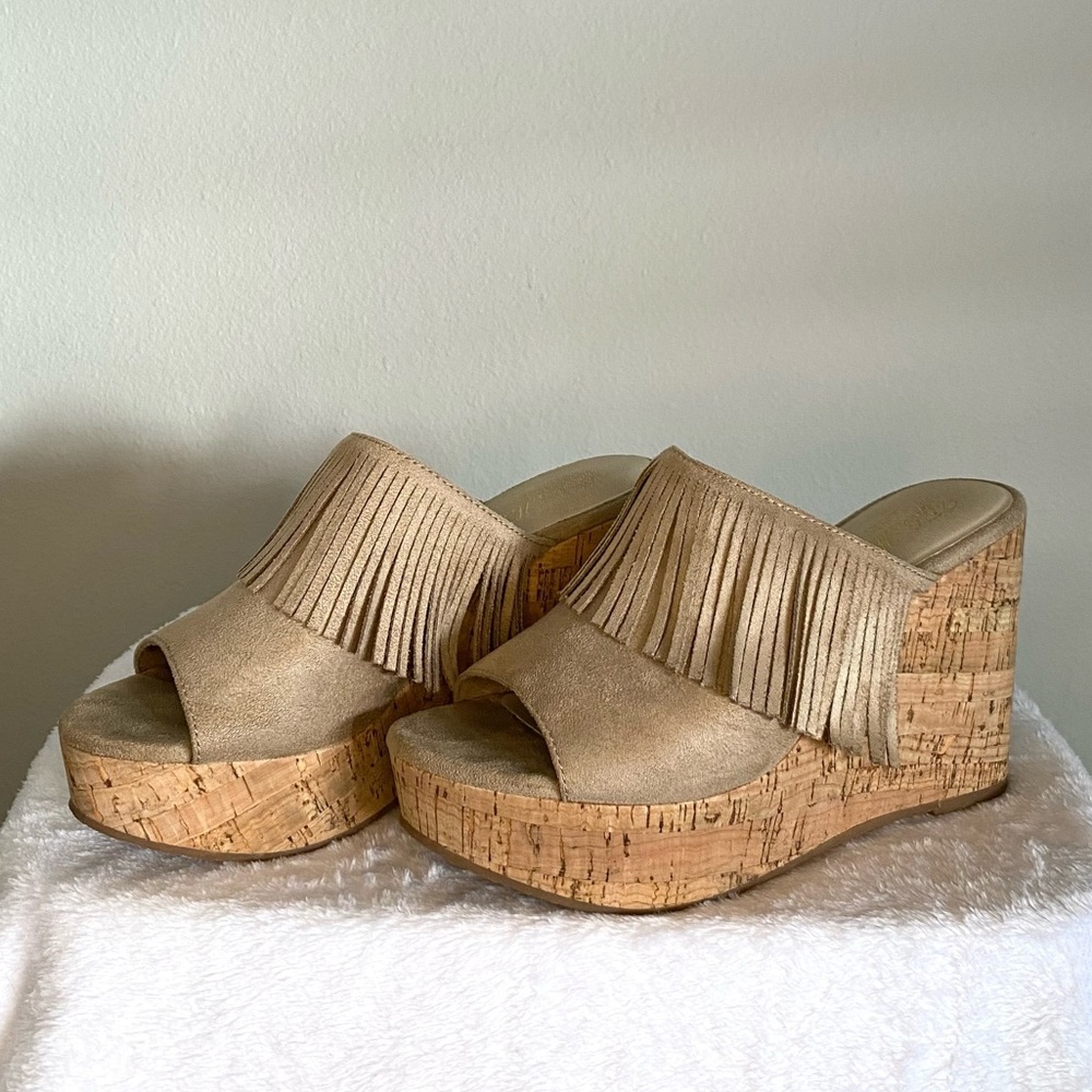Ariat Unbridled Leigh Wedge in Tan
